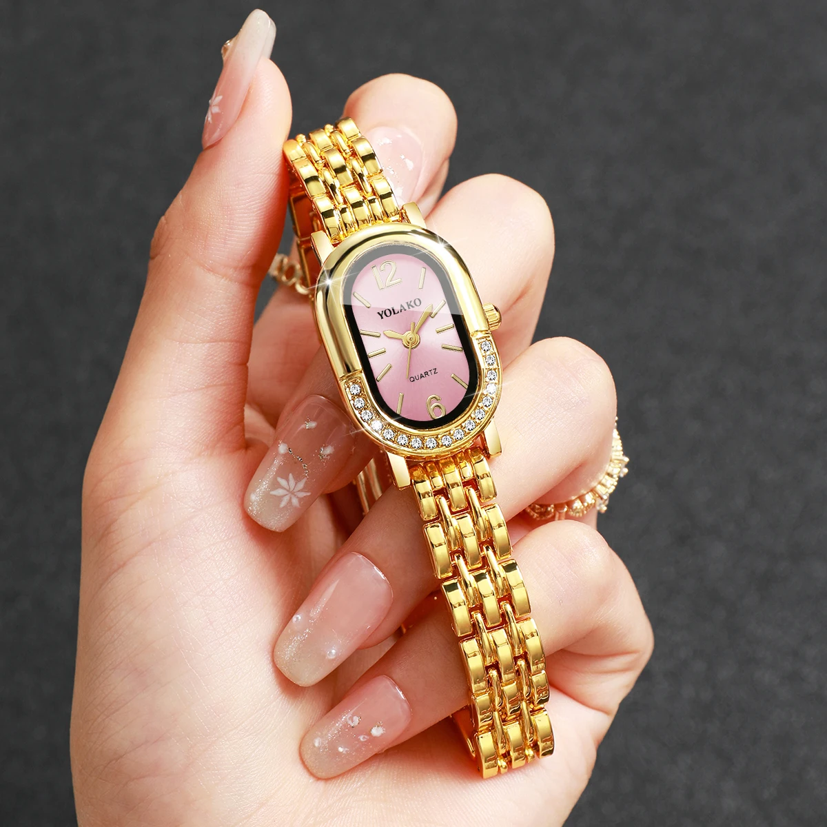 Luxury Watch Packaging Box - 高級ラインストーン女性用クォーツ時計ファッションゴールデンブレスレットストラップ腕時計レディース時計レロジオフェミニーノギフト（箱なし）
