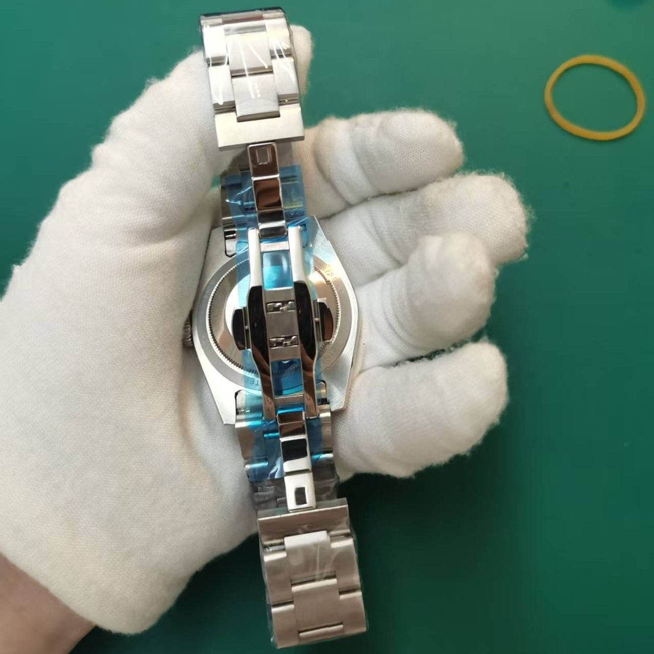 アナログクォーツメンズウォッチ サファイア ステンレススチー - Luxury Watch In Japan のレビューと価格