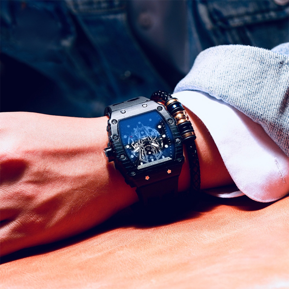 非常に人気のある機能的なメンズクォーツ腕時計で、ユニークな樽 - Luxury Watch Offers のレビューと価格